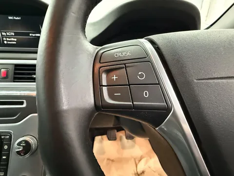 VOLVO XC70 D4 [181] SE Nav 5dr AWD