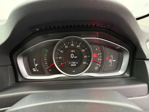 VOLVO XC70 D4 [181] SE Nav 5dr AWD