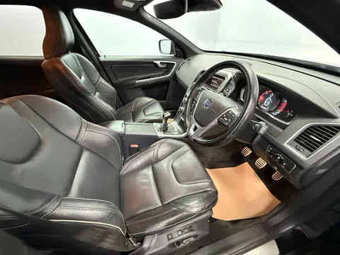 VOLVO XC60 D4 [181] R DESIGN Lux 5dr