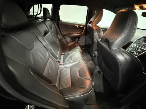 VOLVO XC60 D4 [181] R DESIGN Lux 5dr