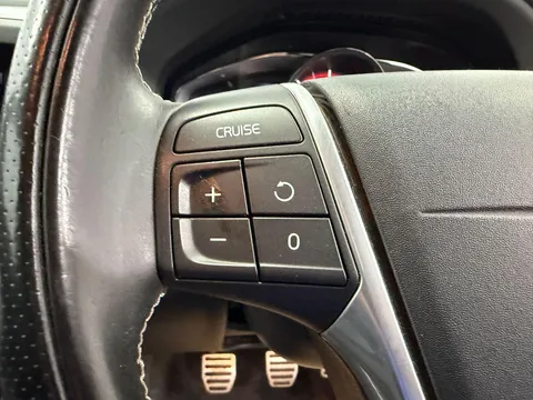 VOLVO XC60 D4 [181] R DESIGN Lux 5dr