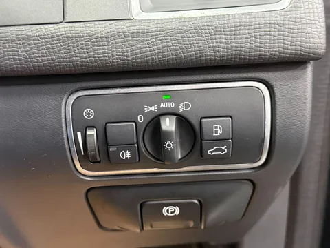 VOLVO XC60 D4 [181] R DESIGN Lux 5dr