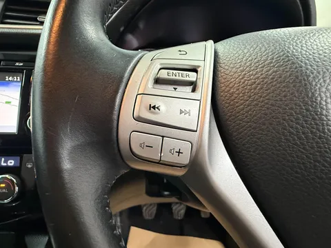 NISSAN QASHQAI 1.5 dCi N-Connecta 5dr