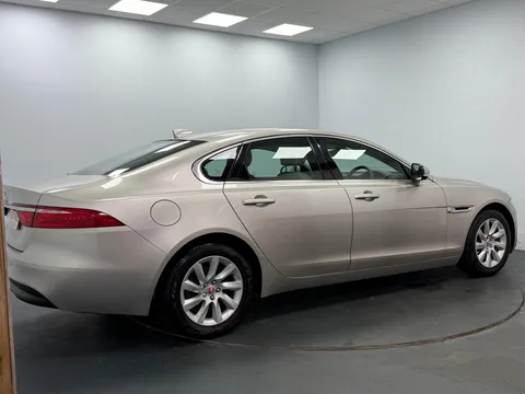 JAGUAR XF 2.0d Prestige 4dr Auto