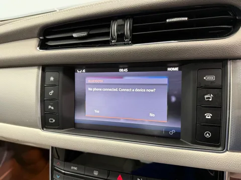 JAGUAR XF 2.0d Prestige 4dr Auto