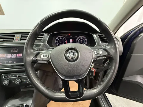 VOLKSWAGEN TIGUAN 2.0 TDi 150 SEL 5dr