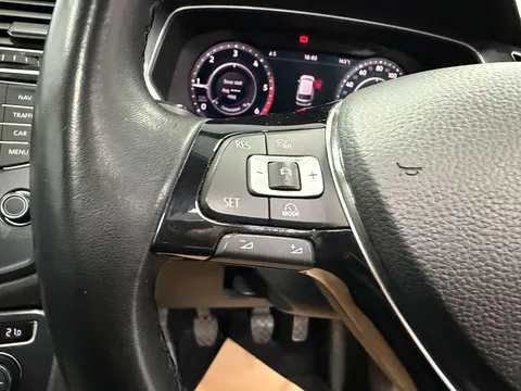 VOLKSWAGEN TIGUAN 2.0 TDi 150 SEL 5dr