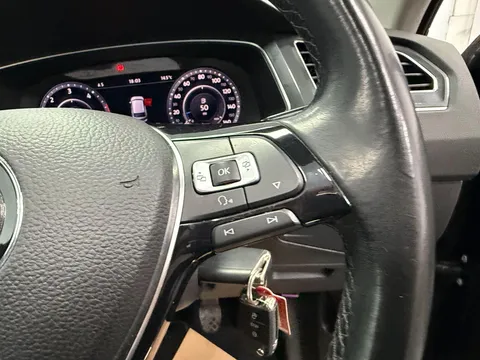 VOLKSWAGEN TIGUAN 2.0 TDi 150 SEL 5dr
