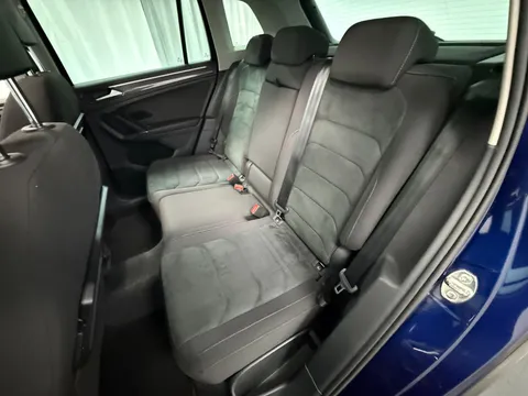 VOLKSWAGEN TIGUAN 2.0 TDi 150 SEL 5dr