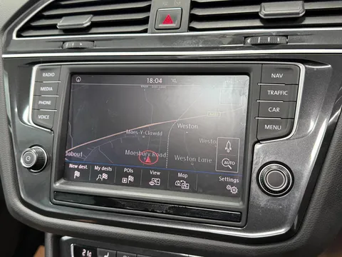 VOLKSWAGEN TIGUAN 2.0 TDi 150 SEL 5dr
