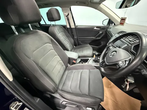 VOLKSWAGEN TIGUAN 2.0 TDi 150 SEL 5dr