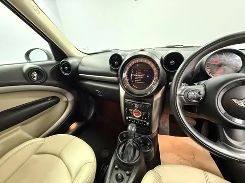 MINI COUNTRYMAN 1.6 Cooper 5dr Auto