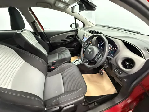 TOYOTA YARIS 1.5 VVT-i Icon 5dr CVT