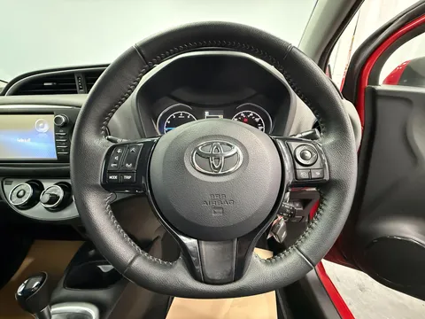 TOYOTA YARIS 1.5 VVT-i Icon 5dr CVT