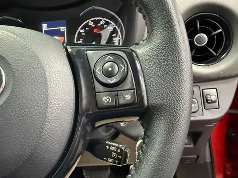 TOYOTA YARIS 1.5 VVT-i Icon 5dr CVT
