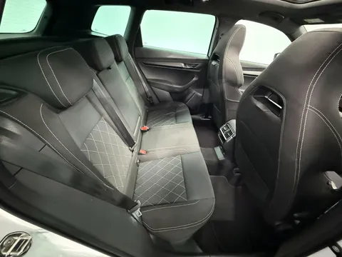 SKODA KAROQ 2.0 TDI Sport Line 4x4 5dr