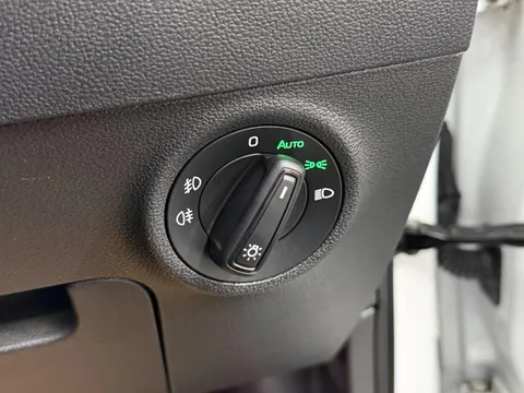 SKODA KAROQ 2.0 TDI Sport Line 4x4 5dr
