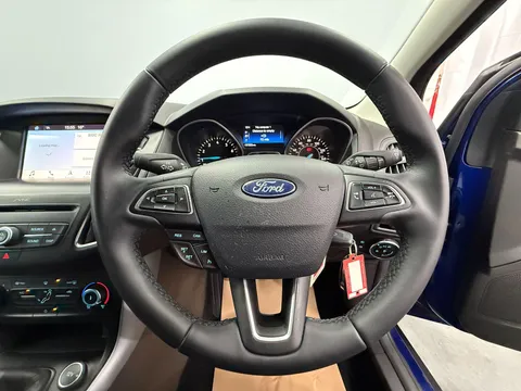 FORD FOCUS 1.0 EcoBoost Zetec Edition 5dr