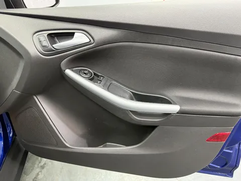 FORD FOCUS 1.0 EcoBoost Zetec Edition 5dr