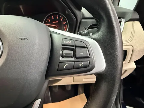 BMW 2 SERIES 220i Luxury 5dr