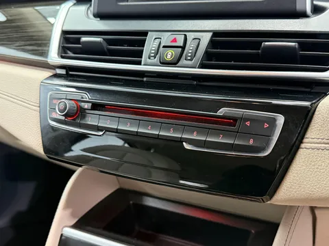 BMW 2 SERIES 220i Luxury 5dr