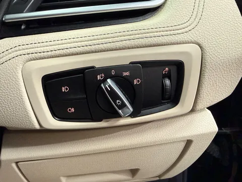 BMW 2 SERIES 220i Luxury 5dr
