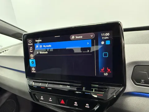 VOLKSWAGEN ID.3 107KW Life Pro 58kWh 5dr Auto