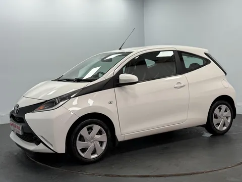 TOYOTA AYGO 1.0 VVT-i X-Play TSS 3dr