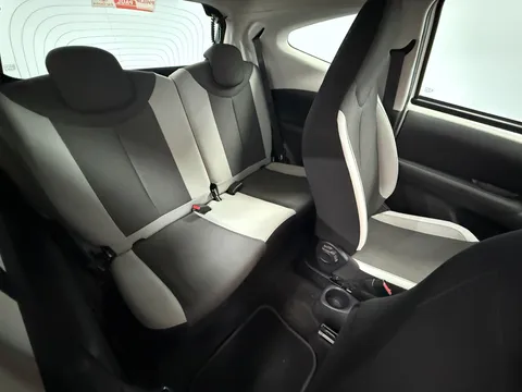 TOYOTA AYGO 1.0 VVT-i X-Play TSS 3dr