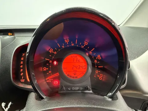 TOYOTA AYGO 1.0 VVT-i X-Play TSS 3dr
