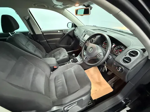 VOLKSWAGEN TIGUAN 2.0 TDi BlueMotion Tech Match 5dr