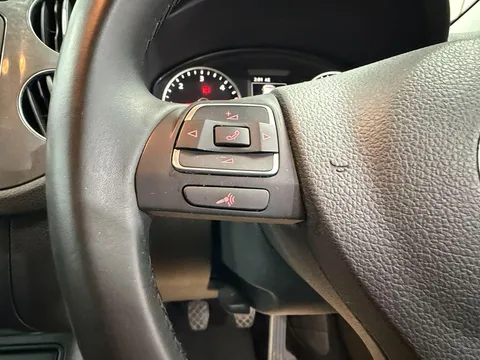 VOLKSWAGEN TIGUAN 2.0 TDi BlueMotion Tech Match 5dr
