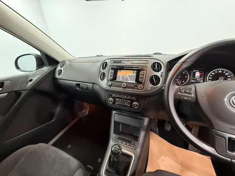 VOLKSWAGEN TIGUAN 2.0 TDi BlueMotion Tech Match 5dr