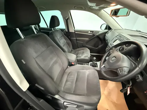 VOLKSWAGEN TIGUAN 2.0 TDi BlueMotion Tech Match 5dr