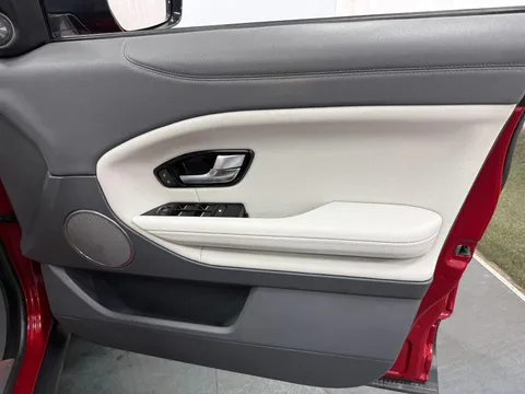 LAND ROVER RANGE ROVER EVOQUE 2.0 eD4 SE Tech 5dr 2WD