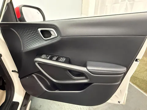 KIA SOUL 150kW First Edition 64kWh 5dr Auto