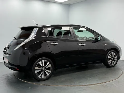 NISSAN LEAF 80kW Tekna 24kWh 5dr Auto