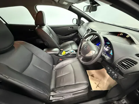 NISSAN LEAF 80kW Tekna 24kWh 5dr Auto