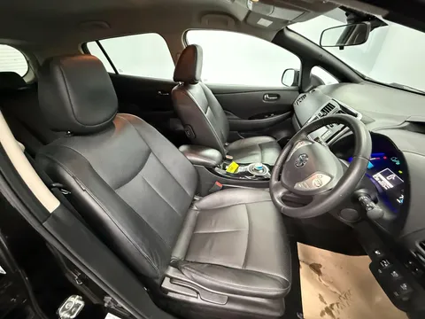 NISSAN LEAF 80kW Tekna 24kWh 5dr Auto
