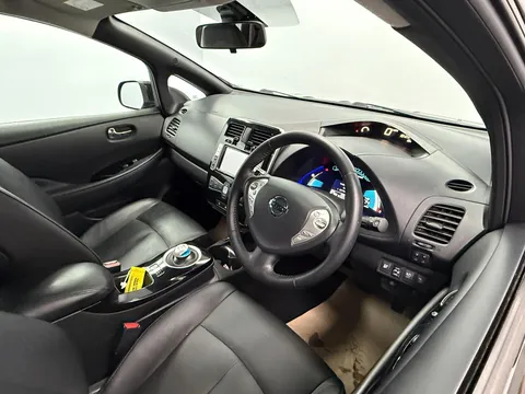NISSAN LEAF 80kW Tekna 24kWh 5dr Auto