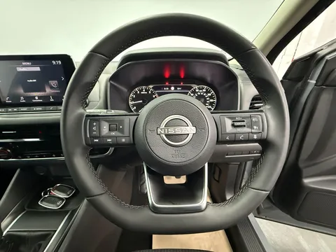 NISSAN QASHQAI 1.3 DiG-T MH Acenta Premium 5dr