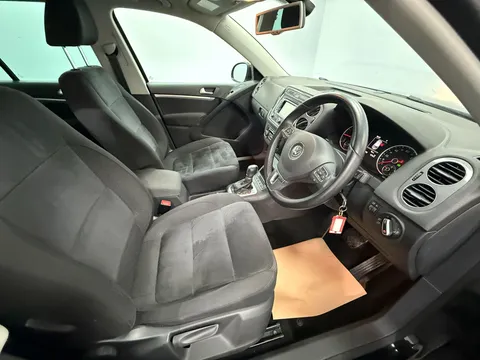 VOLKSWAGEN TIGUAN 2.0 TDi BlueMotion Tech Match 177 5dr DSG