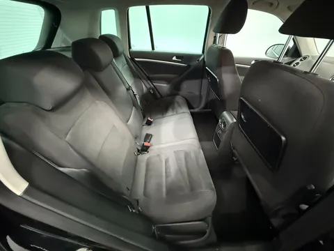 VOLKSWAGEN TIGUAN 2.0 TDi BlueMotion Tech Match 177 5dr DSG