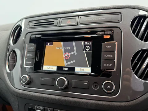 VOLKSWAGEN TIGUAN 2.0 TDi BlueMotion Tech Match 177 5dr DSG