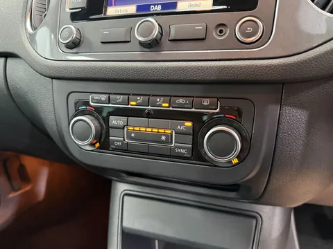 VOLKSWAGEN TIGUAN 2.0 TDi BlueMotion Tech Match 177 5dr DSG