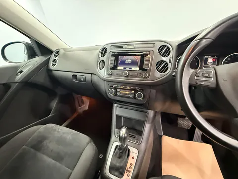 VOLKSWAGEN TIGUAN 2.0 TDi BlueMotion Tech Match 177 5dr DSG