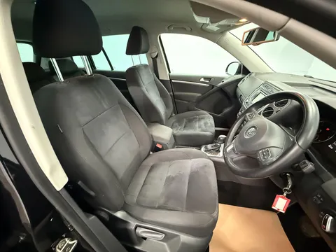 VOLKSWAGEN TIGUAN 2.0 TDi BlueMotion Tech Match 177 5dr DSG