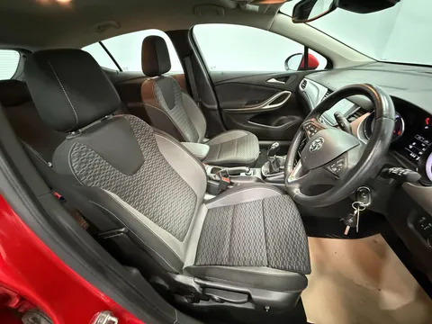VAUXHALL ASTRA 1.2 Turbo 145 SRi Nav 5dr