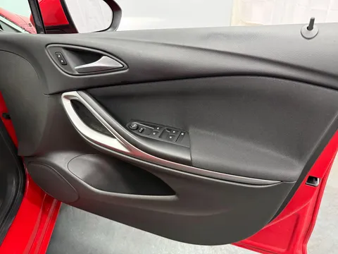 VAUXHALL ASTRA 1.2 Turbo 145 SRi Nav 5dr