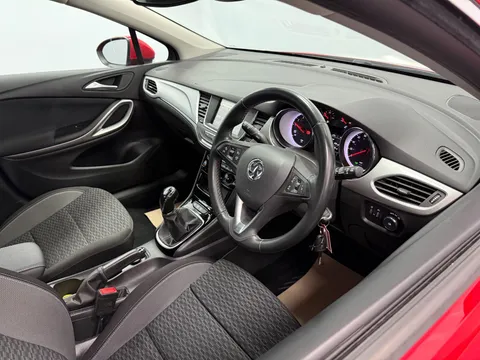 VAUXHALL ASTRA 1.2 Turbo 145 SRi Nav 5dr